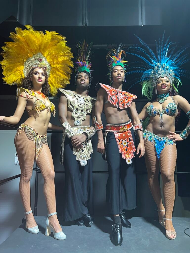 Caraïbes show & latino Ballet Théâtre des Caraïbes btwspectacles antillais et caribéen et tropiquestenue aztèque