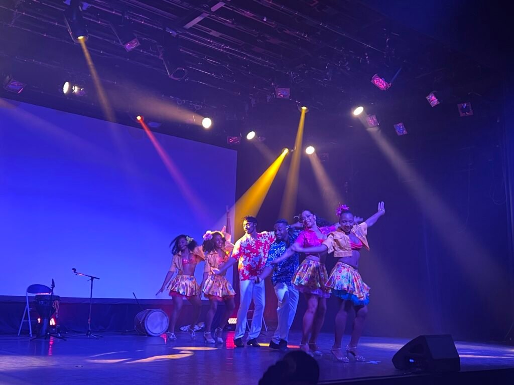 comédie musicale voyage autour du monde et retour au pays natal du Ballet Théâtre des Caraïbes