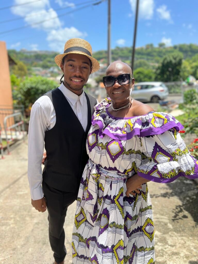 tenue creole antillaiseBallet Théâtre des Caraïbes BTC Spectacles antillais et caraïbéenn