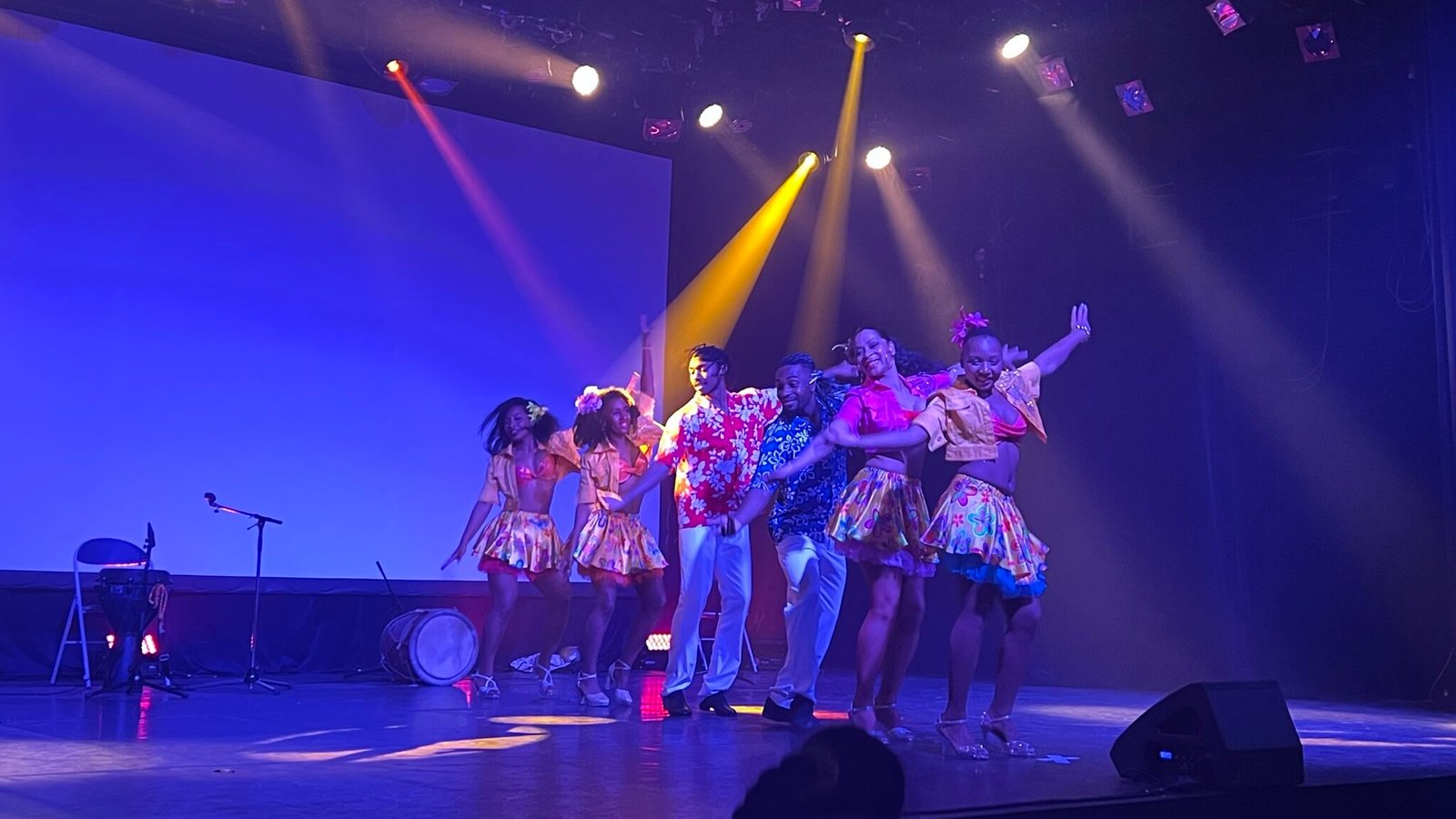 comédie musicale voyage autour du monde et retour au pays natal du Ballet Théâtre des Caraïbes